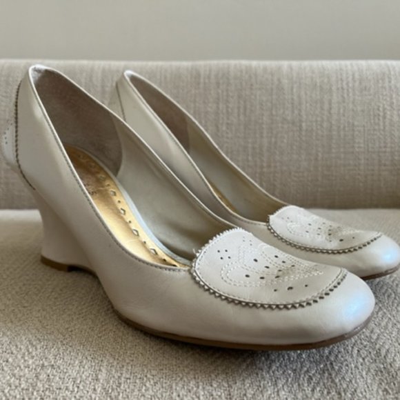 BCB Girls Vintage-look Leather Wedge - Picture 2 of 3